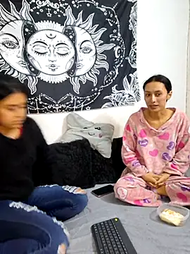 emily n abby online show from 07-02-26, 02:01