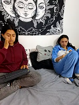 emily n abby online show from 07-13-26, 01:47
