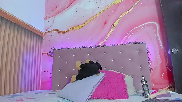 Snapshot of mia__blaze__ chatting on 10-31-25, 03:29 mia blaze online show from 10-31-25, 03:29