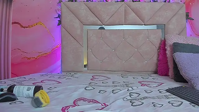 Snapshot of mia__blaze__ chatting on 12-16-25, 03:11 mia blaze online show from 12-16-25, 03:11