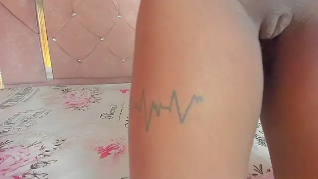 mia  blaze   online show from 04-28-26, 03:00