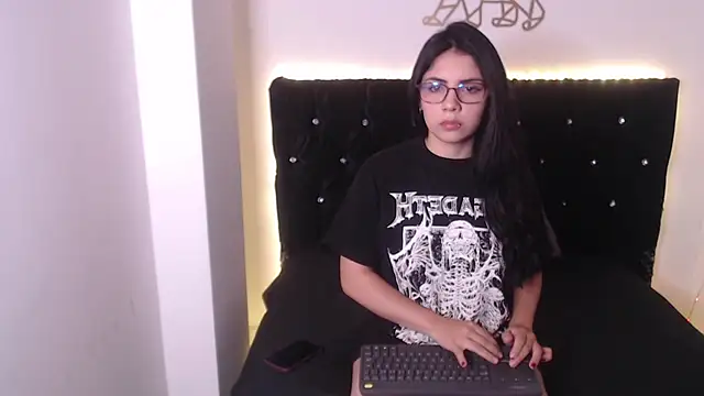 evelyn kitty  online show from 11-04-25, 12:54