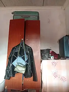 Snapshot of Roronae chatting on 11-22-25, 05:17 Roronae online show from 11-22-25, 05:17