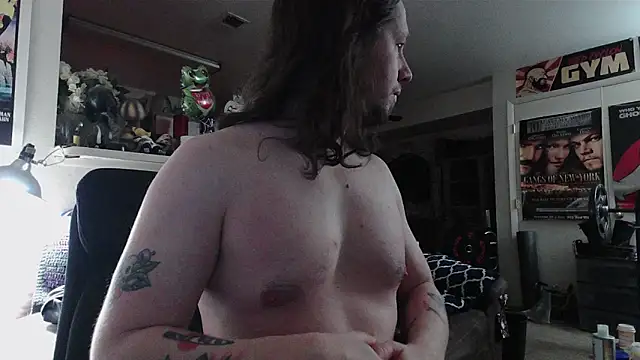 Snapshot of biggerisbetter12 chatting on 02-19-26, 11:06 biggerisbetter12 online show from 02-19-26, 11:06