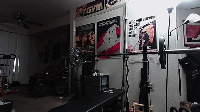 Snapshot of biggerisbetter12 chatting on 02-25-26, 04:00 biggerisbetter12 online show from 02-25-26, 04:00