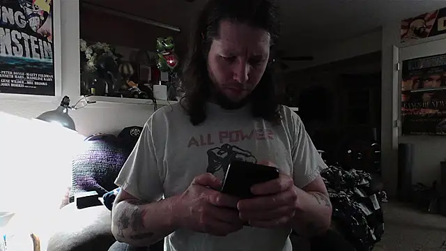 Snapshot of biggerisbetter12 chatting on 03-04-26, 10:32 biggerisbetter12 online show from 03-04-26, 10:32