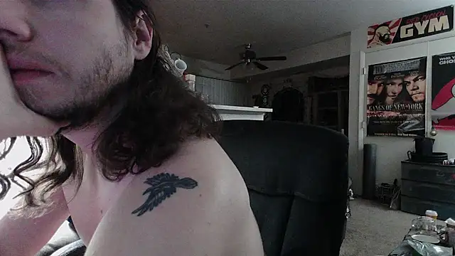 Snapshot of biggerisbetter12 chatting on 03-05-26, 03:35 biggerisbetter12 online show from 03-05-26, 03:35