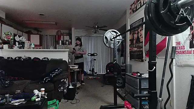 Snapshot of biggerisbetter12 chatting on 03-06-26, 01:40 biggerisbetter12 online show from 03-06-26, 01:40