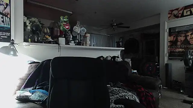 biggerisbetter12 online show from 04-21-26, 01:42