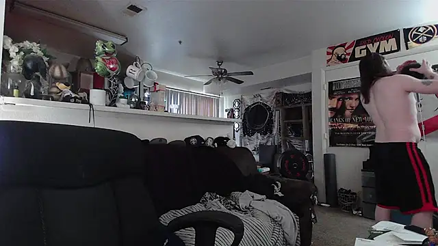 biggerisbetter12 online show from 04-23-26, 11:07