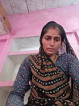 Snapshot of Pooja_shre chatting on 06-23-26, 05:27 Pooja shre online show from 06-23-26, 05:27