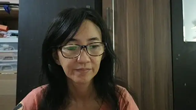 Snapshot of princessD077 chatting on 07-09-26, 04:22 princessD077 online show from 07-09-26, 04:22