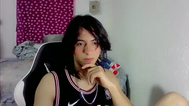 LouisOwOoo online show from 10-20-25, 09:15