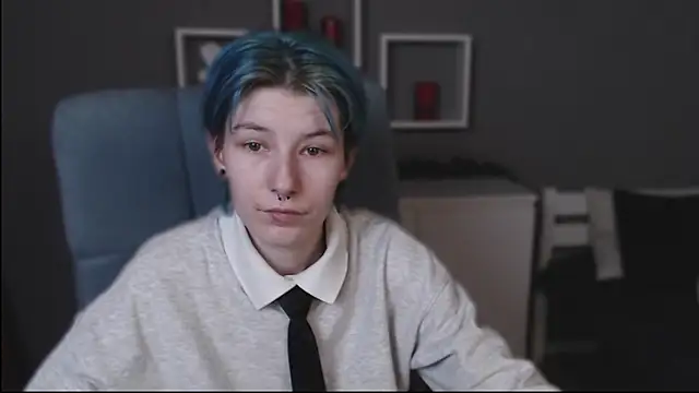 Snapshot of guitarandangell chatting on 10-20-25, 06:47 guitarandangell online show from 10-20-25, 06:47