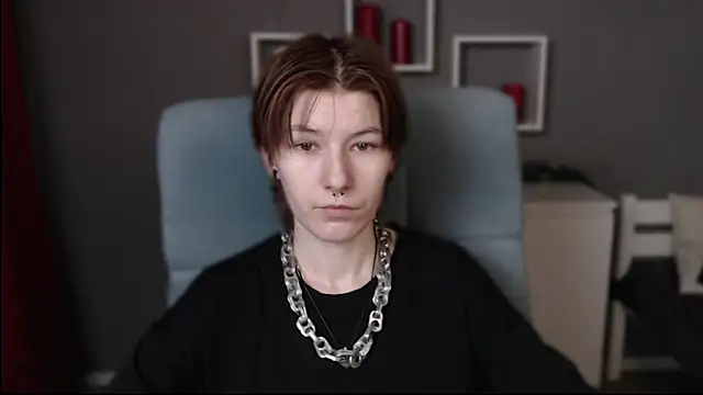 Snapshot of guitarandangell chatting on 11-25-25, 07:19 guitarandangell online show from 11-25-25, 07:19