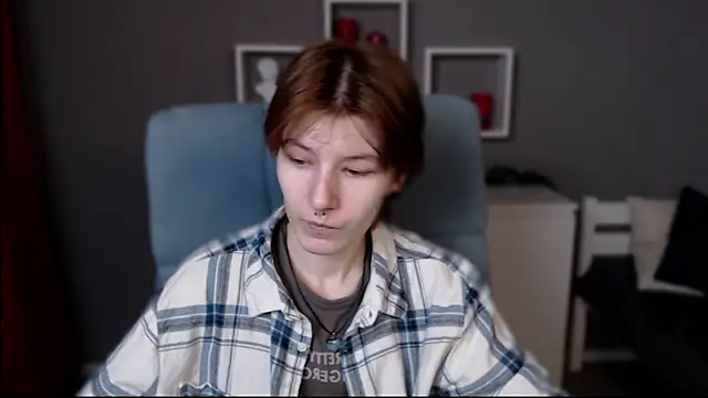 Snapshot of guitarandangell chatting on 11-26-25, 11:00 guitarandangell online show from 11-26-25, 11:00