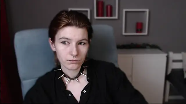 Snapshot of guitarandangell chatting on 12-19-25, 08:21 guitarandangell online show from 12-19-25, 08:21