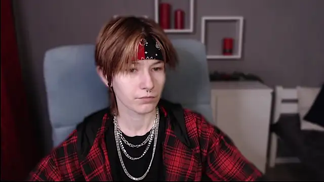 Snapshot of guitarandangell chatting on 01-07-26, 04:31 guitarandangell online show from 01-07-26, 04:31