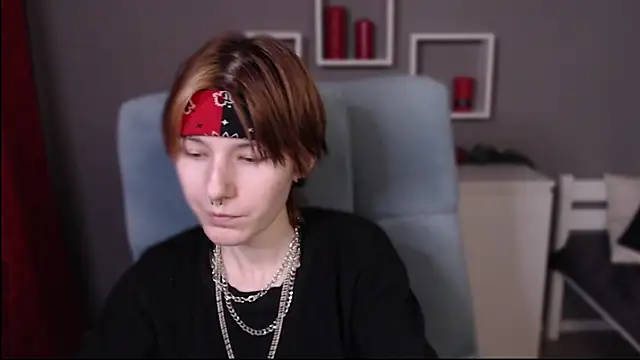 Snapshot of guitarandangell chatting on 01-08-26, 04:37 guitarandangell online show from 01-08-26, 04:37