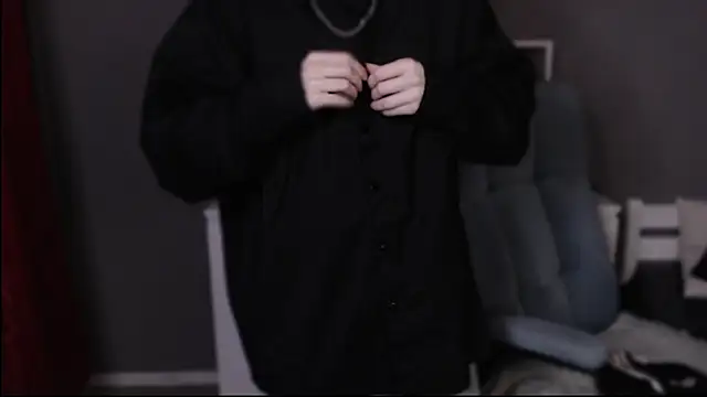 Snapshot of guitarandangell chatting on 01-18-26, 09:02 guitarandangell online show from 01-18-26, 09:02