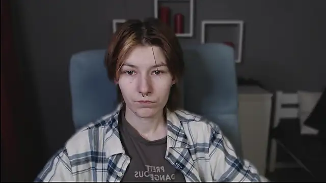 Snapshot of guitarandangell chatting on 02-04-26, 02:23 guitarandangell online show from 02-04-26, 02:23