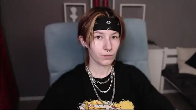 Snapshot of guitarandangell chatting on 02-17-26, 10:34 guitarandangell online show from 02-17-26, 10:34