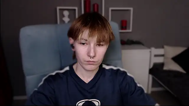 Snapshot of guitarandangell chatting on 02-27-26, 02:33 guitarandangell online show from 02-27-26, 02:33