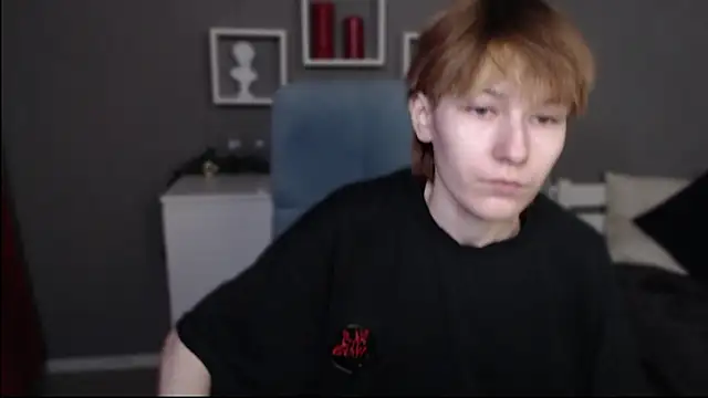 Snapshot of guitarandangell chatting on 03-06-26, 11:50 guitarandangell online show from 03-06-26, 11:50