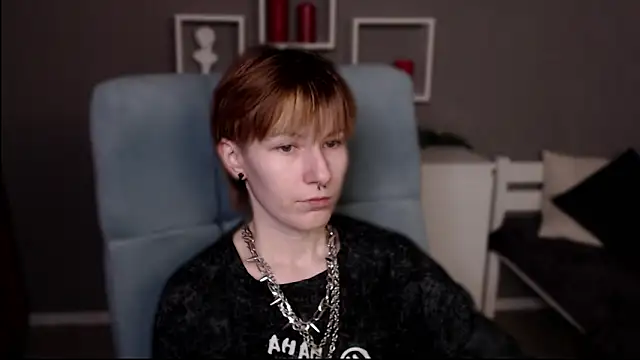 Snapshot of guitarandangell chatting on 03-08-26, 02:04 guitarandangell online show from 03-08-26, 02:04