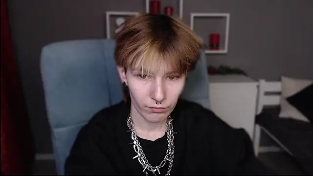 Snapshot of guitarandangell chatting on 03-11-26, 12:44 guitarandangell online show from 03-11-26, 12:44