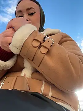 KiraSunshine online show from 11-03-25, 03:41