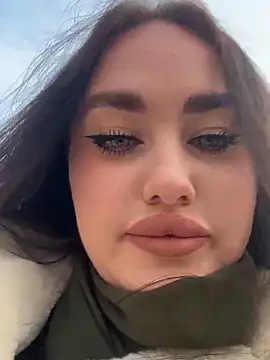 KiraSunshine online show from 11-20-25, 04:01