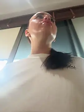 KiraSunshine online show from 02-05-26, 04:06