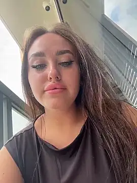 KiraSunshine online show from 03-18-26, 04:15