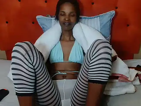 Snapshot of EbonyPexie chatting on 11-08-25, 02:12 EbonyPexie online show from 11-08-25, 02:12