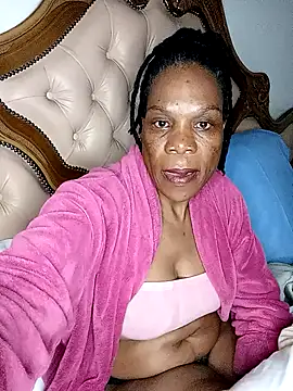 Hotcougar online show from 11-21-25, 12:54