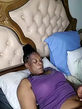 Hotcougar online show from 12-13-25, 09:09