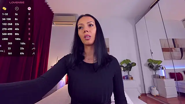 Snapshot of nadeen_na chatting on 11-11-25, 05:24 nadeen na online show from 11-11-25, 05:24