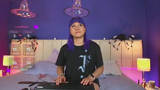 LuanEter online show from 10-26-25, 01:39