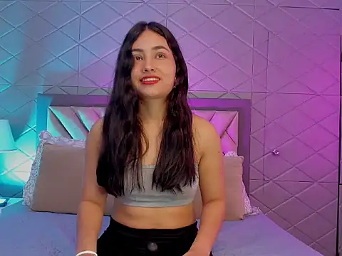 Snapshot of ViolettRouse chatting on 11-24-25, 02:39 ViolettRouse online show from 11-24-25, 02:39