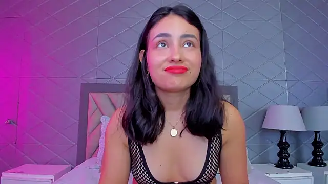 Snapshot of ViolettRouse chatting on 01-11-26, 09:20 ViolettRouse online show from 01-11-26, 09:20