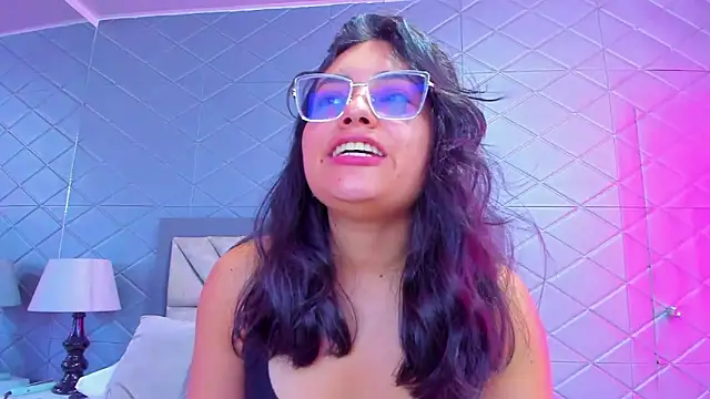 Snapshot of ViolettRouse chatting on 03-02-26, 04:14 ViolettRouse online show from 03-02-26, 04:14