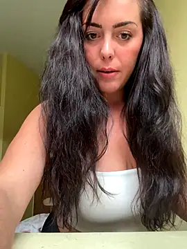 Snapshot of xlounamiiam chatting on 11-06-25, 02:18 xlounamiiam online show from 11-06-25, 02:18