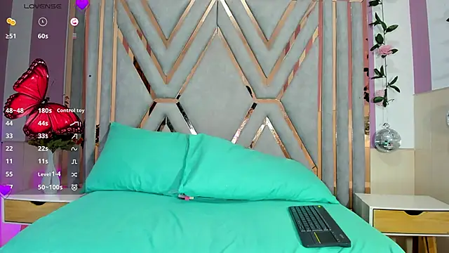 Snapshot of vanesaa_mejia chatting on 12-03-25, 03:14 vanesaa mejia online show from 12-03-25, 03:14