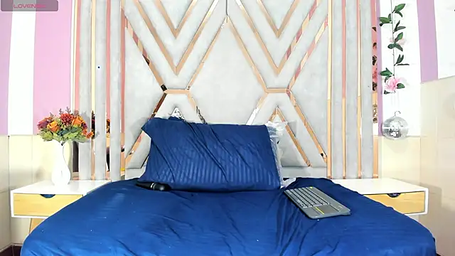 Snapshot of vanesaa_mejia chatting on 01-09-26, 08:17 vanesaa mejia online show from 01-09-26, 08:17