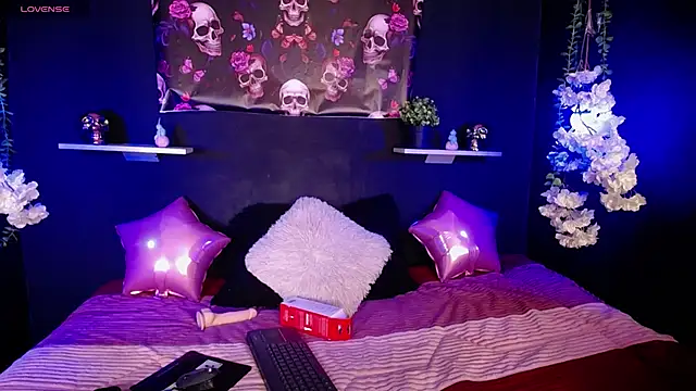 Snapshot of Emma_sweet_hot chatting on 11-21-25, 02:16 Emma sweet hot online show from 11-21-25, 02:16