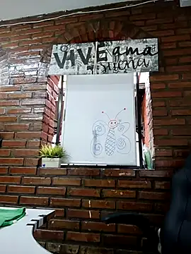 Snapshot of Curly-98 chatting on 10-20-25, 12:05 Curly-98 online show from 10-20-25, 12:05