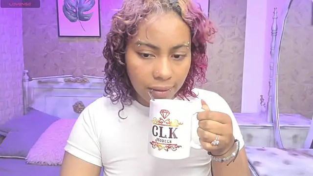 Sofia clk online show from 06-18-26, 02:56