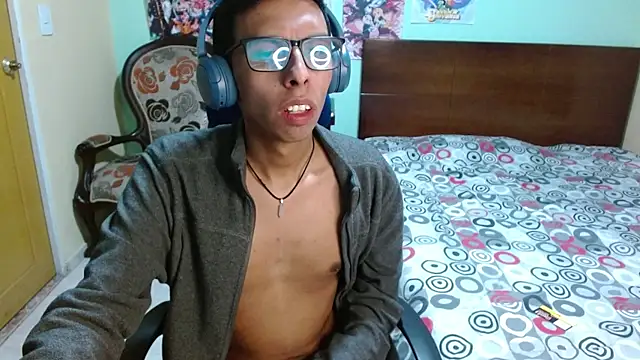 Snapshot of DavTwink3100 chatting on 11-13-25, 01:37 DavTwink3100 online show from 11-13-25, 01:37