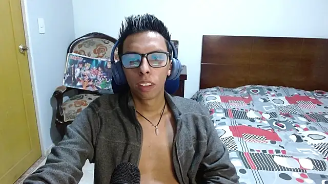 Snapshot of DavTwink3100 chatting on 12-22-25, 01:35 DavTwink3100 online show from 12-22-25, 01:35